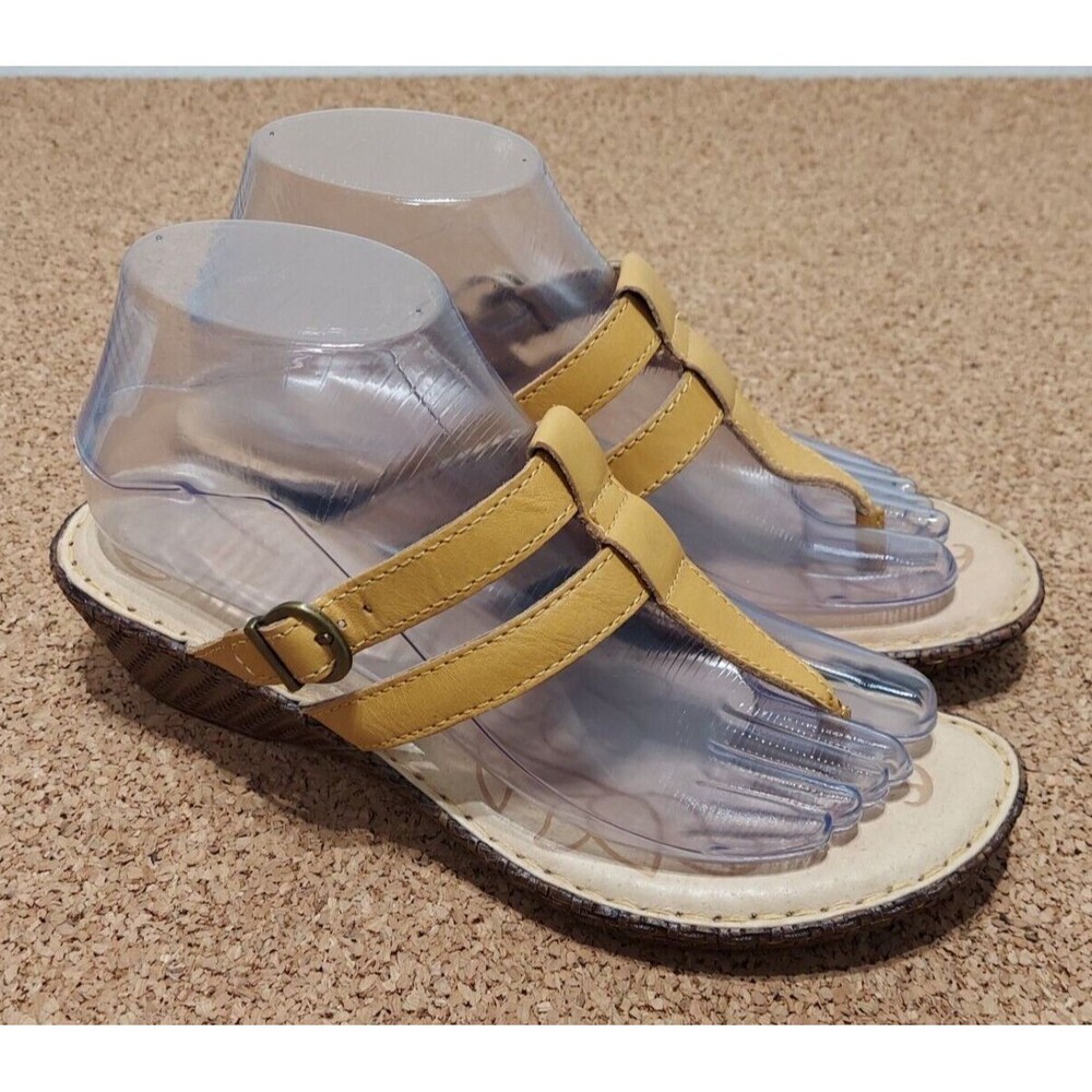 NWT Born Iris Women's Sunflower Yellow Wedge T-Strap Sandals Ankle Strap 8M